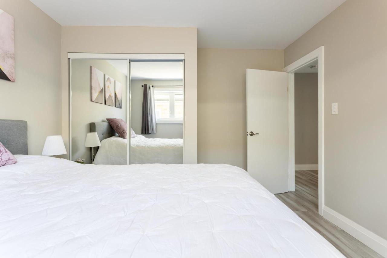 Entire 2 Bedroom Apartment Downtown - U2 Kitchener Bagian luar foto